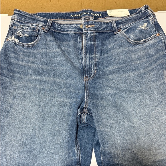 American Eagle Strigid Mom Jeans - Picture 1 of 7